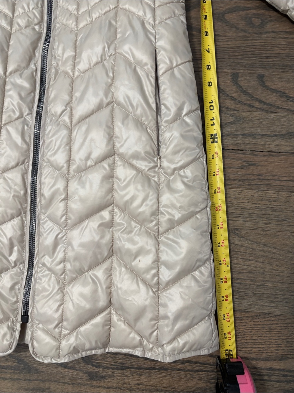 Kenneth Cole Women's Quilted Hooded Puffer Coat in Light Beige - Picture 15 of 16